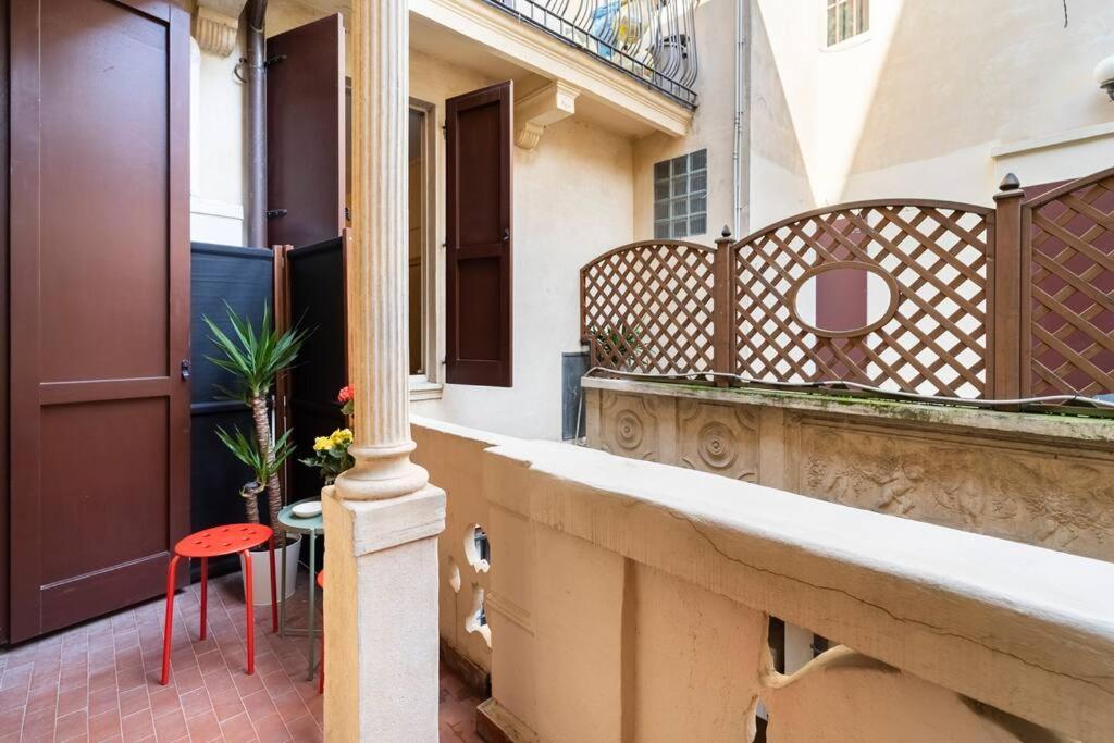 Appartamento Elegante E Centrale La Foglia D'Oro Bolonha Exterior foto