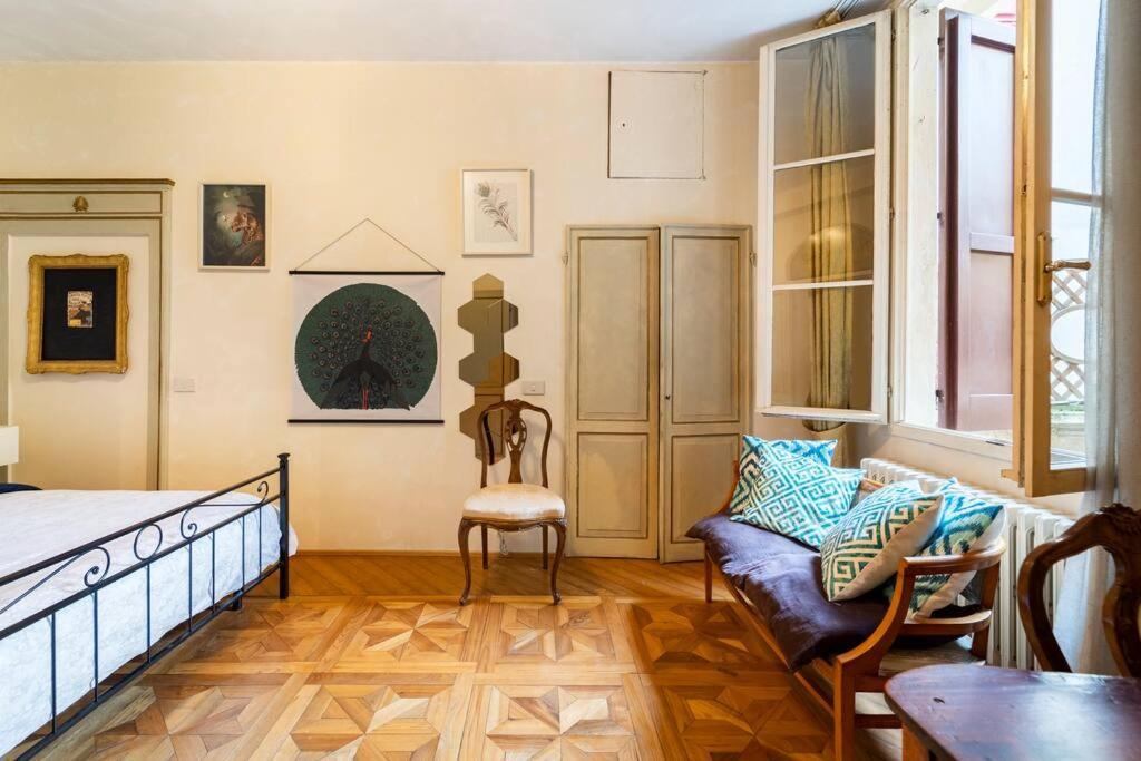 Appartamento Elegante E Centrale La Foglia D'Oro Bolonha Exterior foto